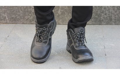 安全鞋也是户外必备