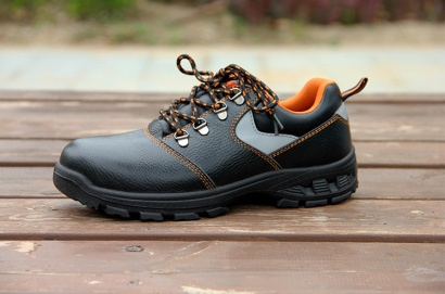 钢铁锻造车间中的安全必备品--劳保鞋