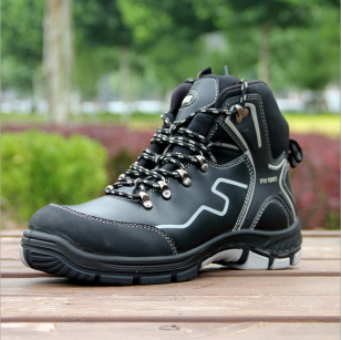 一双安全鞋远胜于喊十句口号“注意安全”