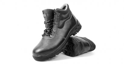 飞鹤劳保：劳保安全鞋的鞋底设计很重要