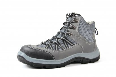 <b>飞鹤牌 | 从事电力工作者选择的20318款劳保鞋</b>