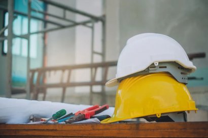 <b>正确使用安全帽的注意事项</b>